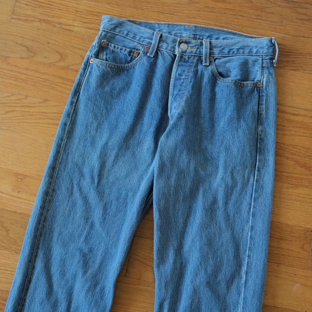 Levi's 501 Jeans Men Blue Original Fit Button Fly Straight Leg 31x30 Casual